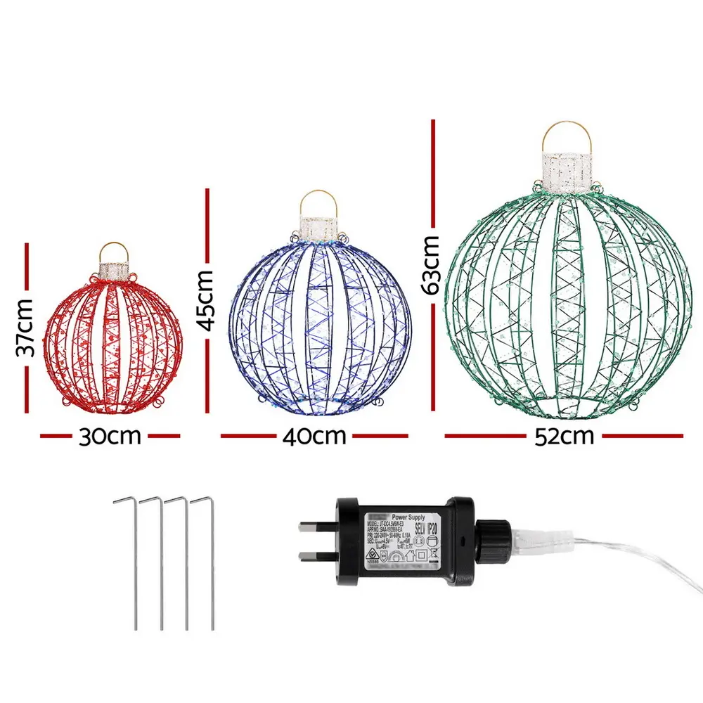 XMAS-MOT-BALL-RGB-202508132012-01.webp