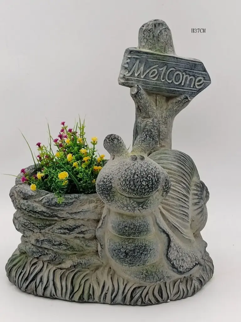 Welcome Snail Planter 